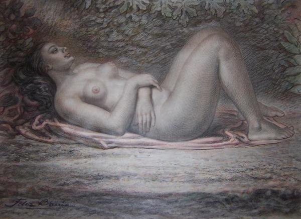 Desnudo con los brazos cruzados